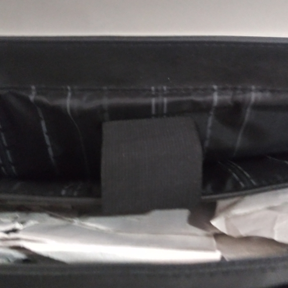 Guinness Kenneth Cole messenger computer bag New - Picture 8 of 12